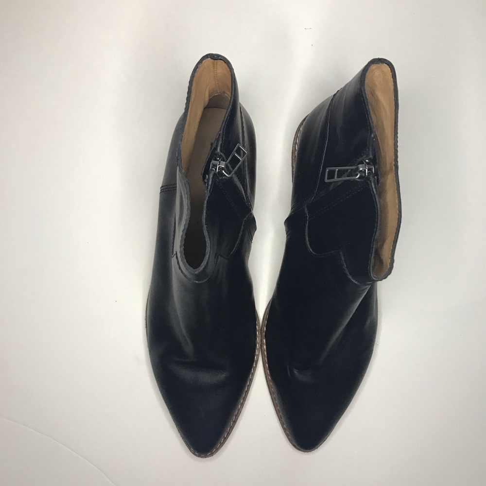 Boots - Picture 2 of 9